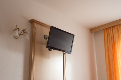 Tv Hanging